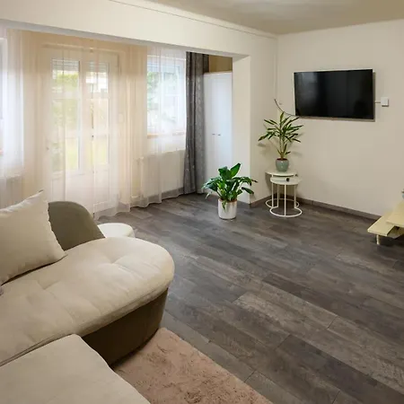 Lejlighed Szilvia Vendeghaz *